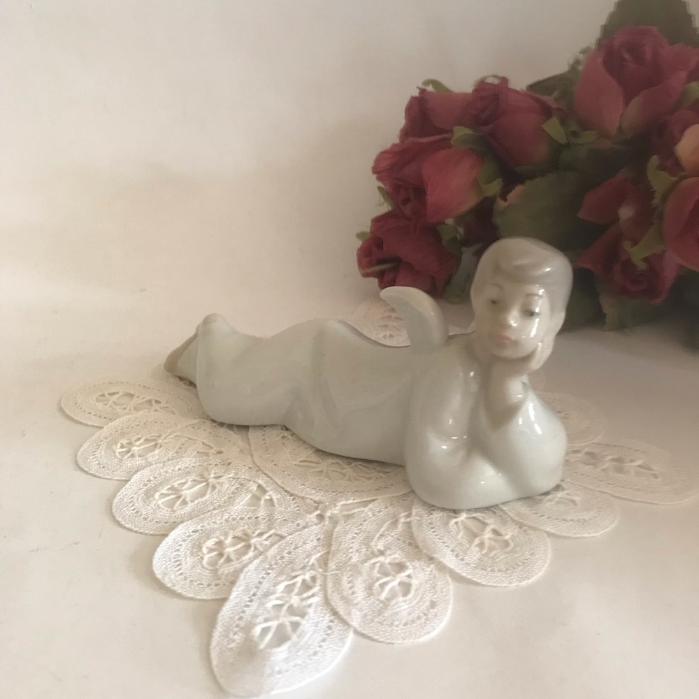🔻🔻🔻sale Nao by Lladro angel figurine
